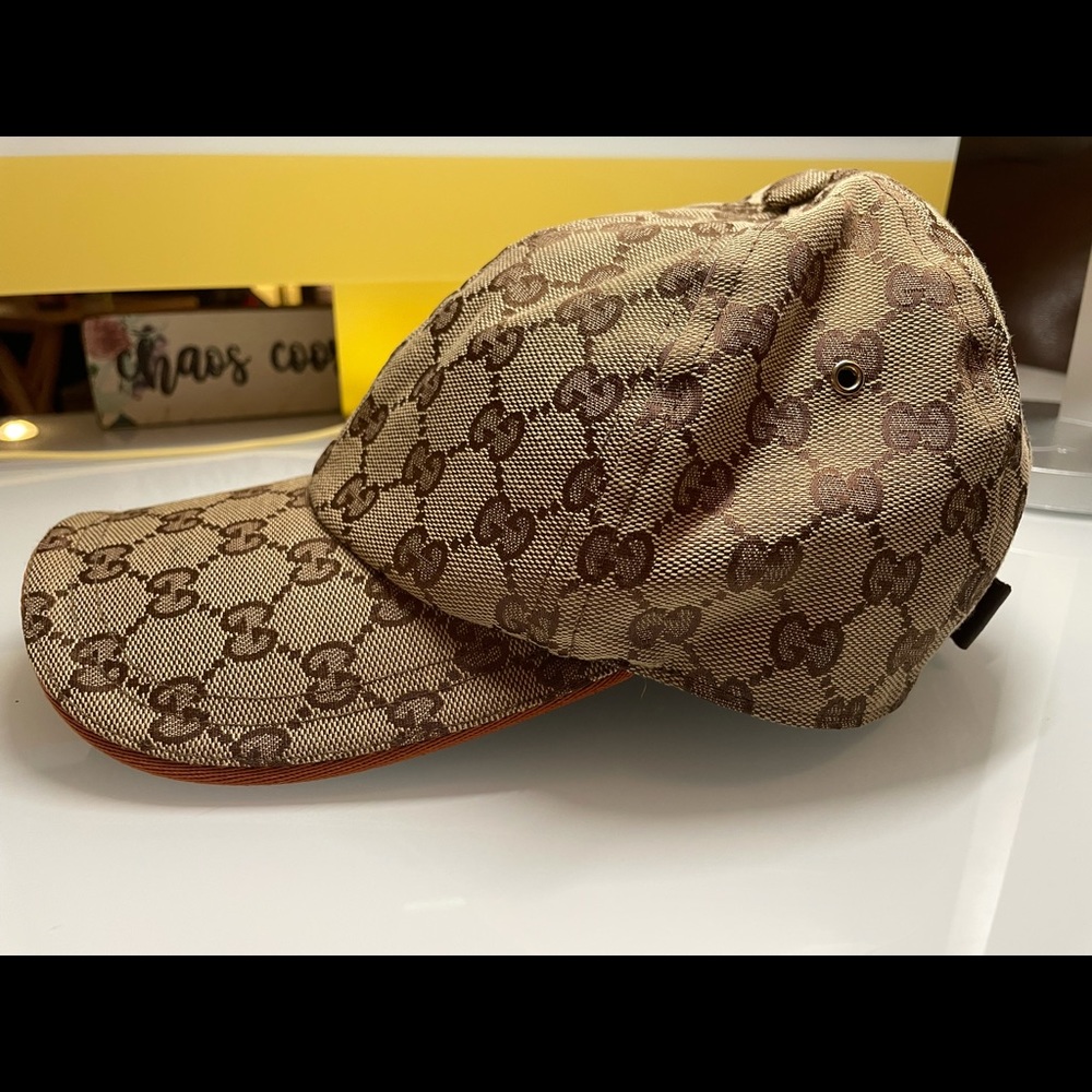 AUTHENTIC GUCCI HAT - Women’s (M)